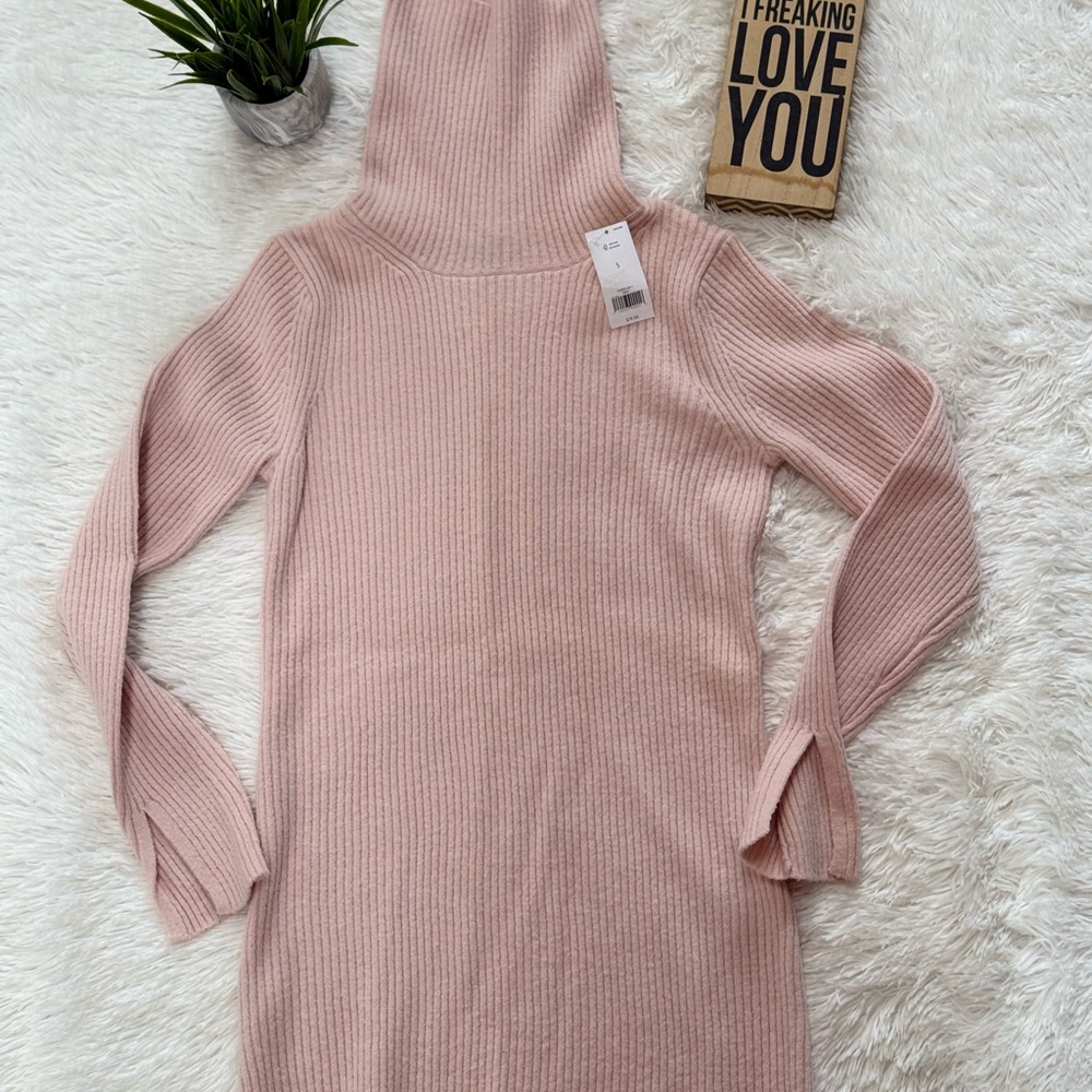 Banana Republic Salmon Color Chunky Turtleneck - Picture 2 of 8